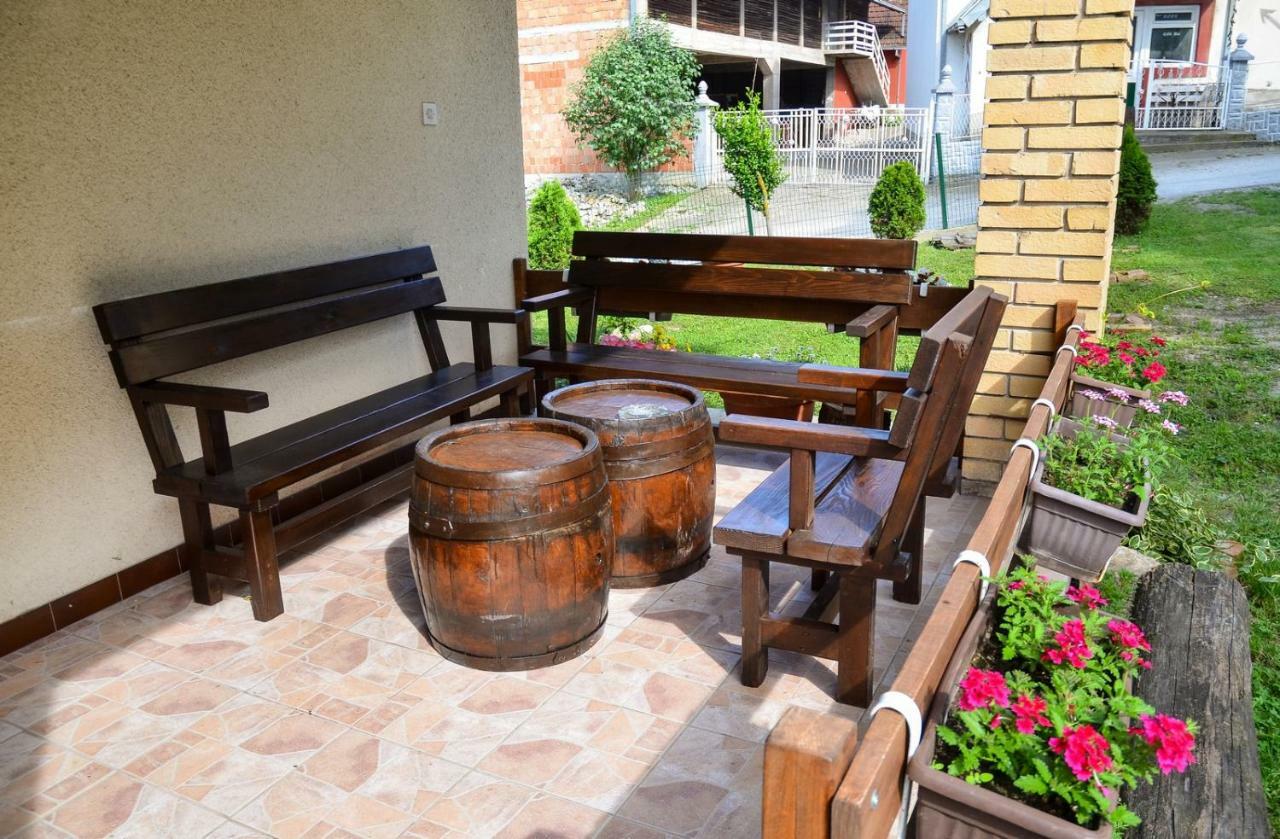 Kuca Za Odmor Radovanovic Despotovac Buitenkant foto